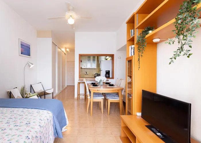 Home2book Cozy Seaside With Stunning Views 公寓 *